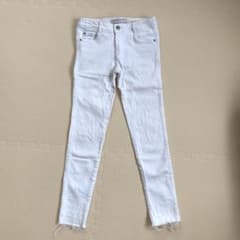 KAORI様専用　ZARA スキニー デニム 白 32のサムネイル