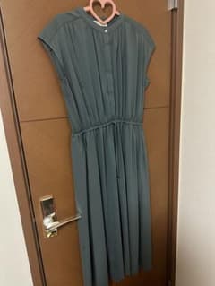 anySiS グリーン プリーツ 半袖 ロングワンピースのサムネイル