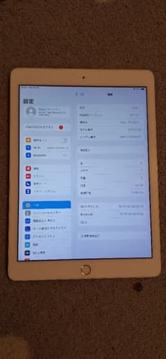 Apple iPad 第5世代 32GB シルバー 本体のサムネイル