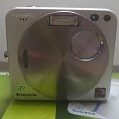 【レトロ】FUJIFILM FINEPIX F402 デジカメ 富士フィルムのサムネイル