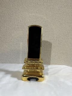 金箔と黒色の小型位牌のサムネイル