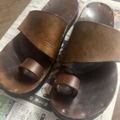 Leather thong sandals, brown