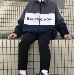 BALENCIAGA ナイロンジャケット グレー・ネイビー Lサイト最安値 BALENCIAGA ナイロンジャケット グレー・ネイビー Lサイト最安値