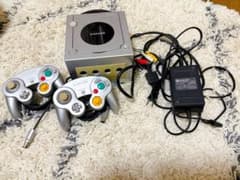 Nintendo GameCube 本体 シルバー コントローラー2個付きのサムネイル