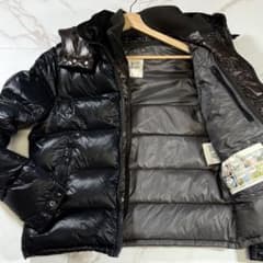 あきたん 極美品 モンクレール ジャケット LEVENS ワッペン 極美品/L】MONCLER モンクレール ダウンジャケット ジン ロゴワッペン