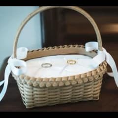 【美品】リングピロー バスケット型 リボン付き　ホワイト　ウェディング　結婚式のサムネイル