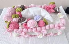 いちごのティッシュケース 編み物のサムネイル