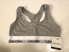 【値下げ可】Calvin Klein スポーツブラ グレーSサイズのサムネイル