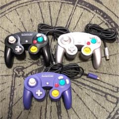 ゲームキューブ  コントローラー  3個セットのサムネイル