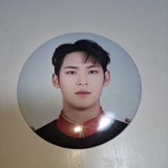 SEVENTEEN　ミンギュ　軍服　缶バッチのサムネイル