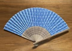 青色幾何学模様の扇子　夏涼み扇子のサムネイル