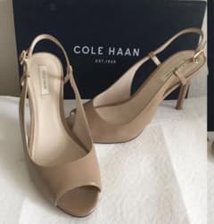 美品♡ COLE HAAN 61/2Bパンプス サンダルのサムネイル