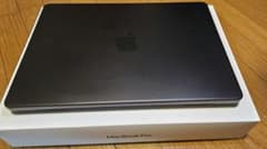 MacBook Pro M4 14.2インチ 16GB 1TB スペースブラックのサムネイル