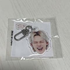 TREASURE ヒョンソク グッズ TREASURE ヒョンソク 顔アクキー 楽 - メルカリ