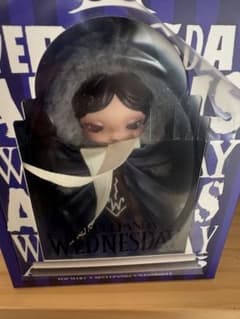 POP MART スカルパンダ ウェンズデー人形のサムネイル