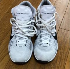 NIKEのバスケットシューズのサムネイル