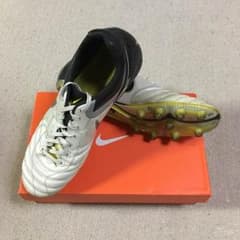 ナイキサッカースパイクのサムネイル