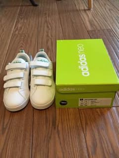 adidas neo 白スニーカー新品未使用！のサムネイル