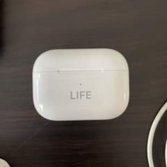 Apple AirPods proのサムネイル