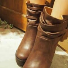 値下げしました(^ ^)美品♡アングリットショートブーツのサムネイル