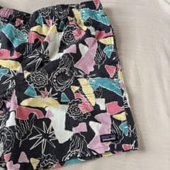 Patagonia ショートパンツ 総柄　キッズ　サイズ···XＸLのサムネイル