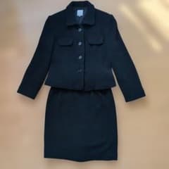 Charlotte Beart ブラック セットアップ スカートスーツのサムネイル