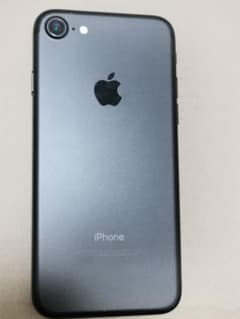 iPhone 7 Black 32 GB simフリーのサムネイル
