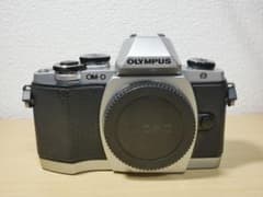 OLYMPUS OM-D E-M10ミラーレス一眼カメラ ジャンク - メルカリ