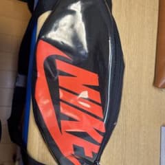 NIKE ボディバッグ ブラック レッドのサムネイル