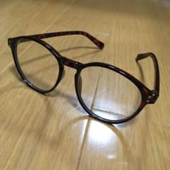 おしゃれ伊達メガネのサムネイル