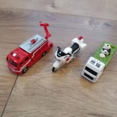 トミカセット 消防車 バイク パンダ　 トラックのサムネイル