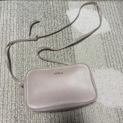 FURLA フルラ　ダブルファスナーショルダーバッグ　ベージュのサムネイル