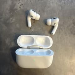 AirPods Pro 本体 両耳ノイズあり　充電ケース付き ホワイトのサムネイル