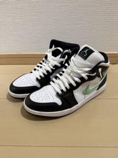 ナイキ　エアージョーダン　1 ミッドのサムネイル