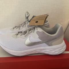 ナイキ　NIKE スニーカー　ウィメンズ レボリューション 7 24.5のサムネイル
