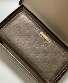 GUCCI財布のサムネイル