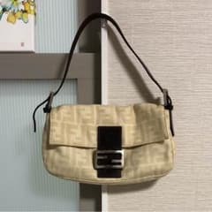 FENDI  フェンディ ズッカ マンマバケット ショルダーバッグ ベージュのサムネイル