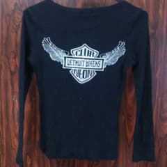長袖Tシャツのサムネイル