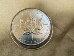 カナダ メープルリーフ銀貨 1オンス 2012 - メルカリ
