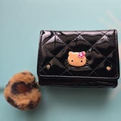 Hello Kitty 三つ折り財布 エナメル調 キルティングのサムネイル