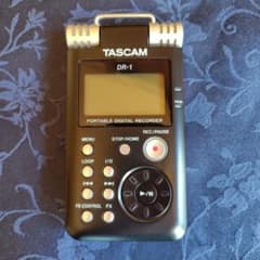 TASCAM DR-1 ポータブルデジタルレコーダー&アクセサリーキットのサムネイル