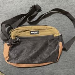 MSCHF ショルダーバッグ カーキ ブラウンのサムネイル