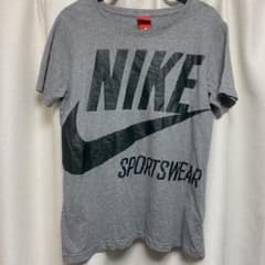 NIKE ナイキ トップス Tシャツのサムネイル