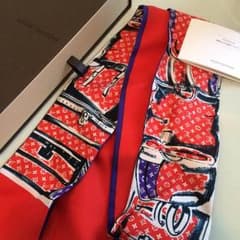 美品☆スカーフのサムネイル