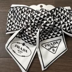 PRADA 幾何学模様リボンヘアアクセサリーノベルティのサムネイル