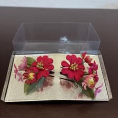 赤色 花モチーフ 髪飾り 2個セットのサムネイル