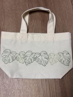 ミニトートバッグ モンステラの手刺繍のサムネイル