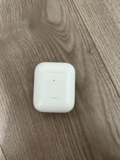 airpods 第2世代　本体イヤホンのみのサムネイル