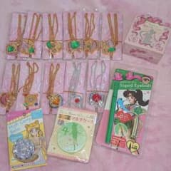 タイムセール中　フェイスパウダー他　セーラームーン　15点セット♥のサムネイル