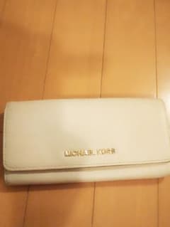 売り切り！MICHAEL KORS長財布のサムネイル